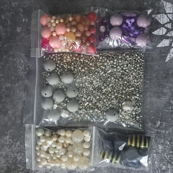 Assorted Bead Collection - Picture 3 of 5